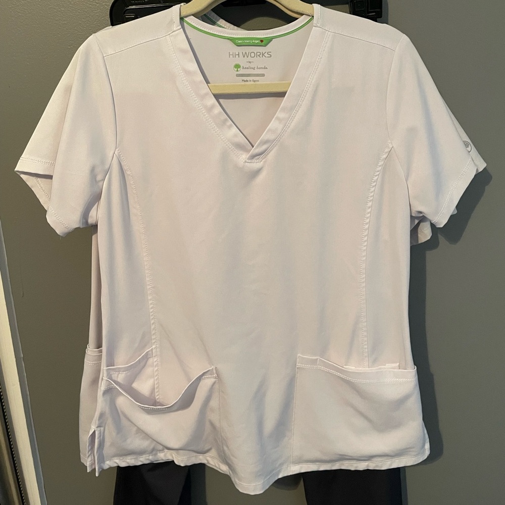 Healing hands HH WORKS scrub top with front pockets, womens M